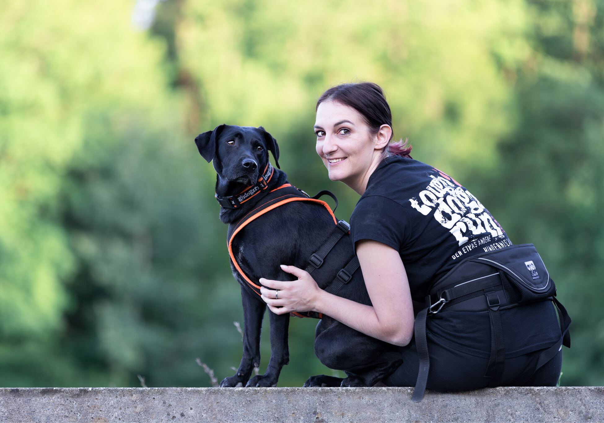 Franziska Rodoni mit Ida, Organisatorin des Tough Dogz Run